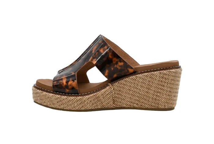 Corky's: Kiss N Tell Tortoise Wedge - B Social Boutique