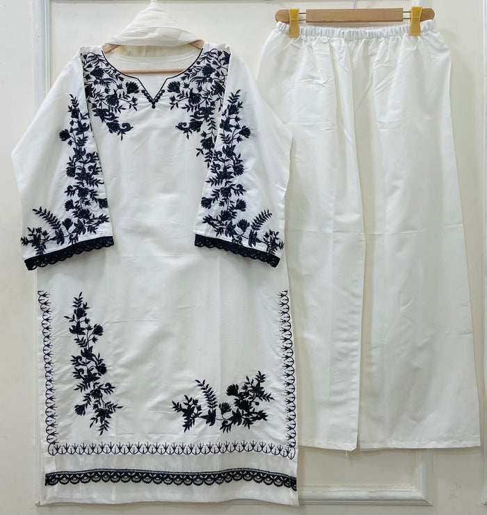 Small / White
