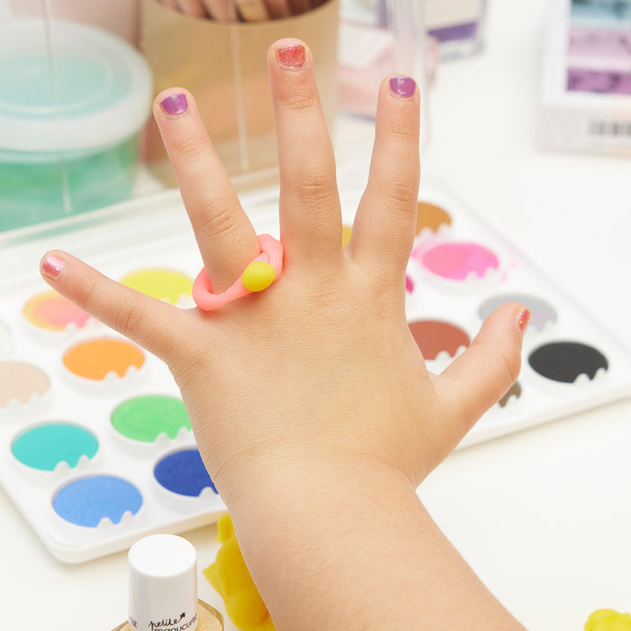 manucurist - Nail Polish Set - Wash Off - Bonnie, Stella, Janies - Lifestyle Cut 2