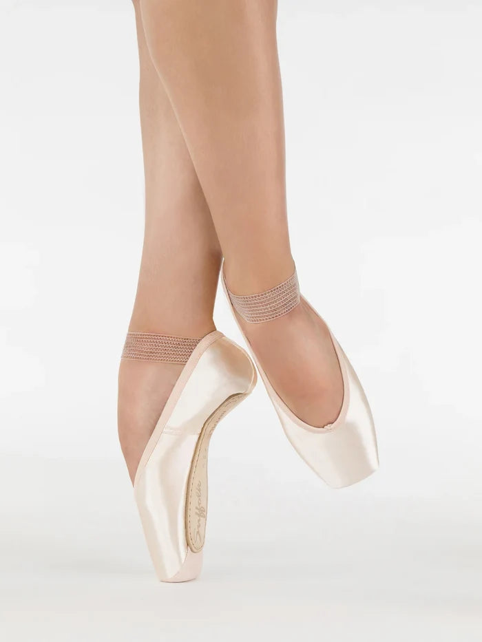 Royale Pointe Shoe