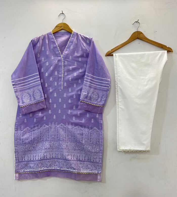 Medium / Lilac
