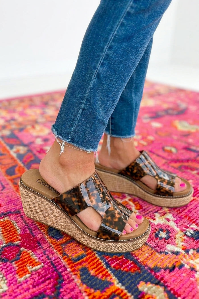 Corky's: Kiss N Tell Tortoise Wedge - B Social Boutique