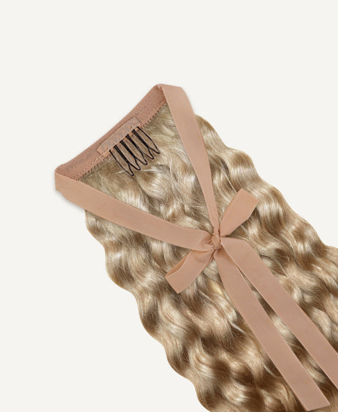 curly ponytail - honey blonde.