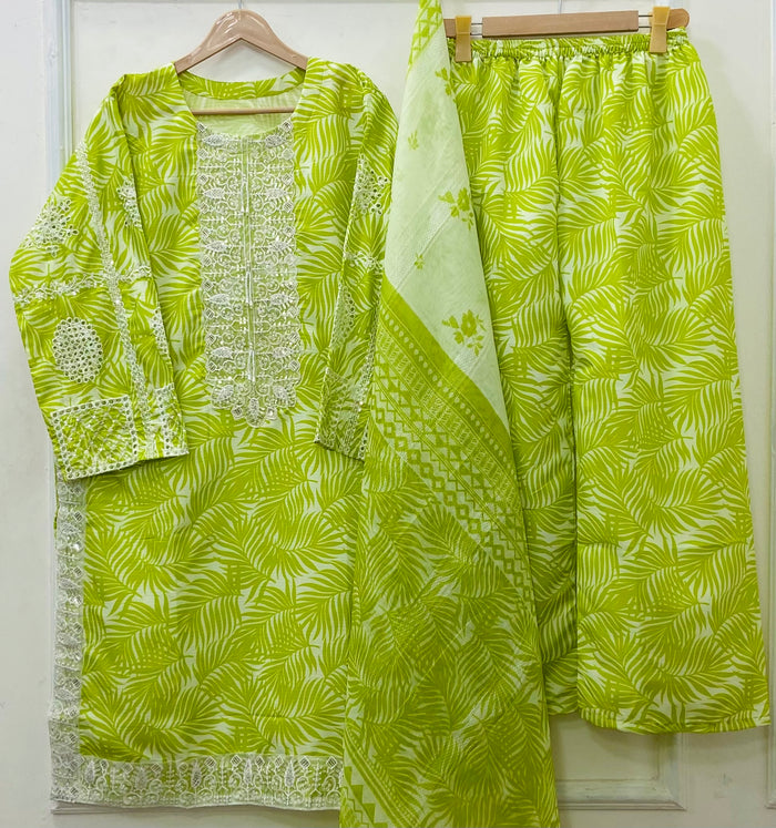 Small / Parrot green