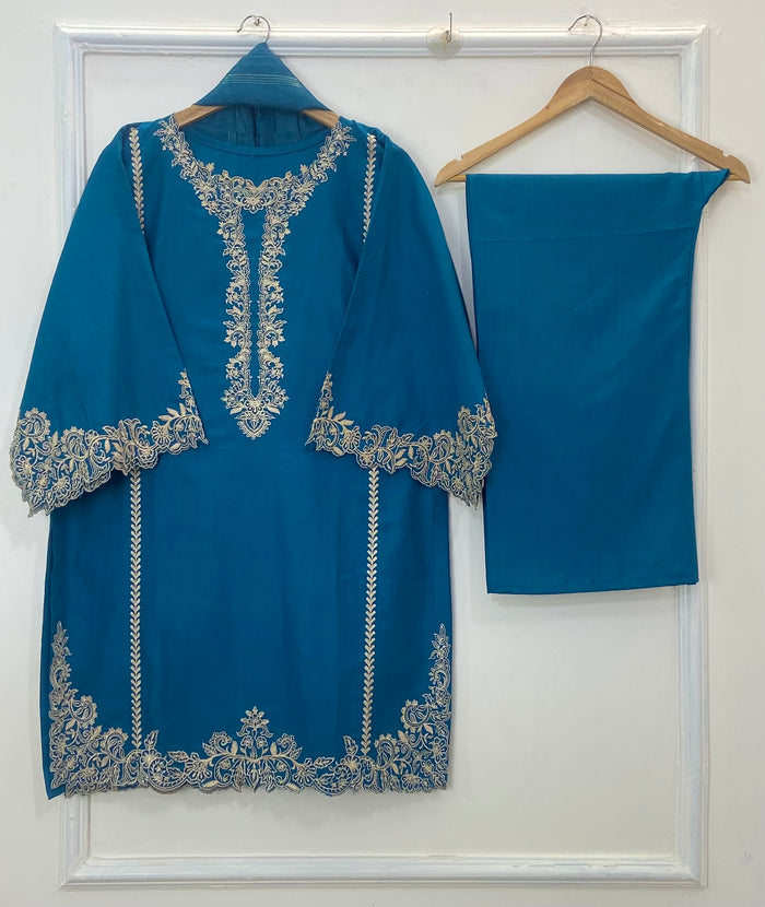 Front Back Cutwork Glam 3PC (Best Seller) (Khaddar) D-210