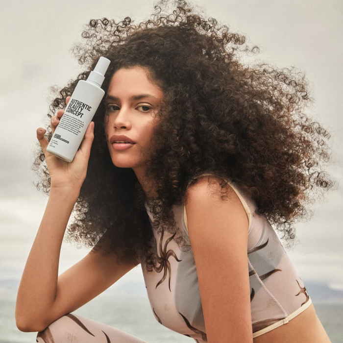 Authentic Beauty Concept Hydrate Spray Conditioner