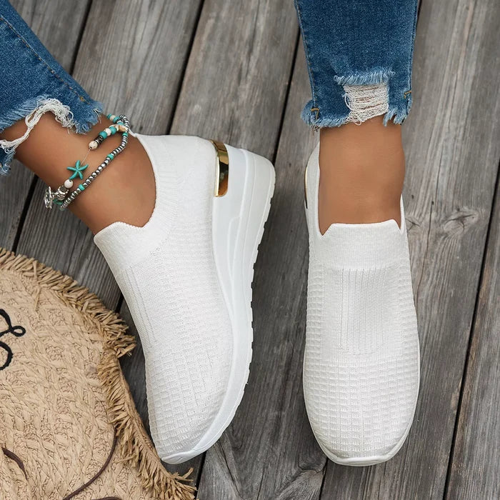 White / 37 UK 4
