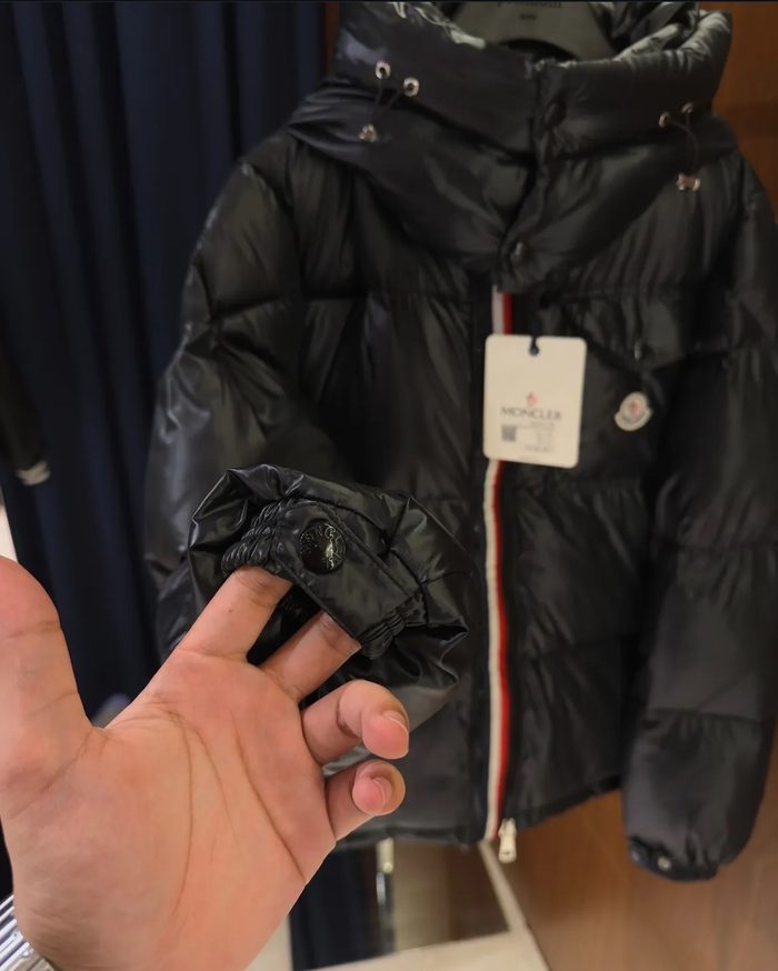 Moncler Montbeliard Down Jacket black