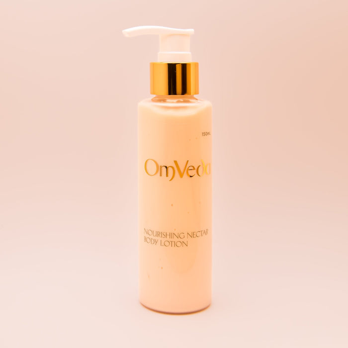 Nourishing nectar body lotion bottle with white pump, 150 ml, light beige