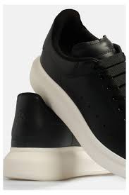 Alexander McQueen Oversized en Black con suela White