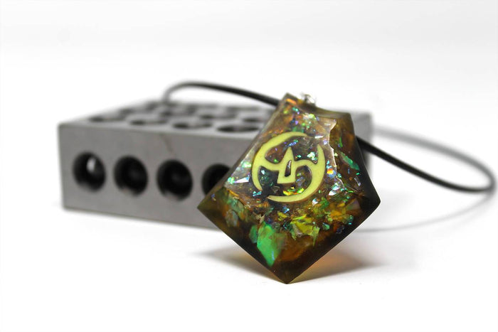 Twinkle Samurai FFXIV Glow in the Dark Soul Crystal/SAM Job Stone Final Fantasy XIV FF14 - LootCaveCo