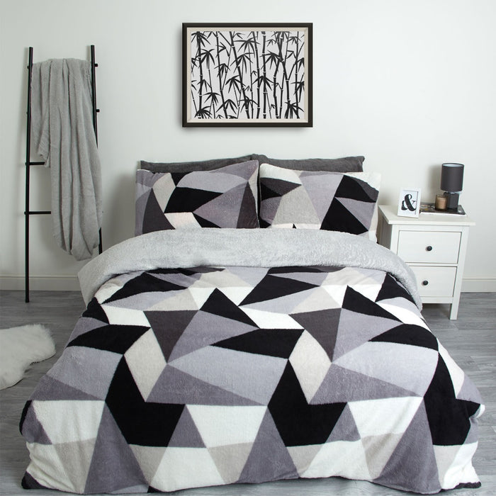 Shapes Teddy Fleece Duvet Cover Set - Grey 🇬🇧
