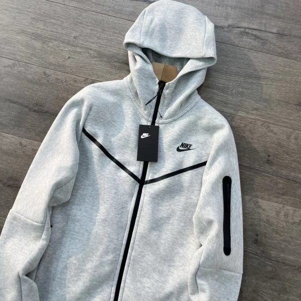 Nike tech Grey