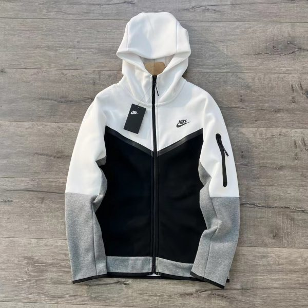 Nike tech White, Black y Grey