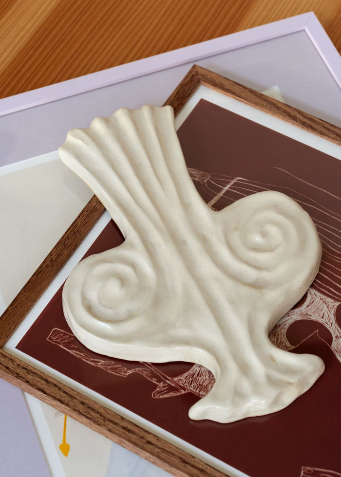 Thalia Vase by Laoru Laoru