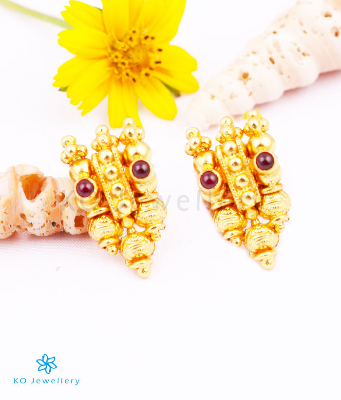 The Udbheda Silver Necklace Set